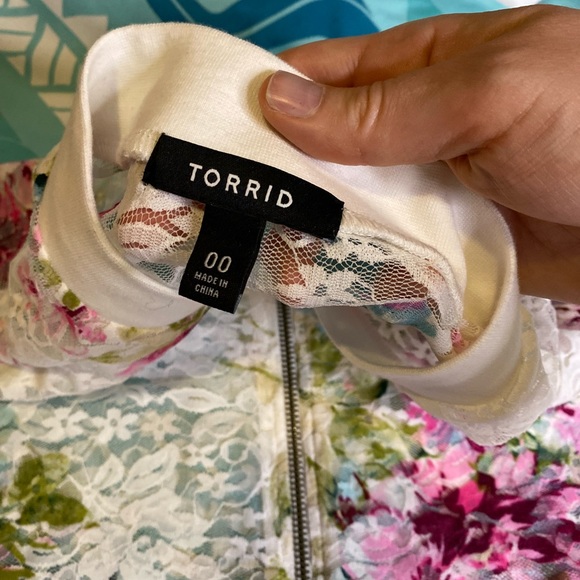 Torrid mesh floral lace bomber jacket - Picture 5 of 10